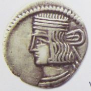 روی-سکه-چهار-درهمی-مربوط-به-پاکور-دوم-اشکانی-سکه-های-ایران-،-موزه-کاظمینی-،-امین-امینی